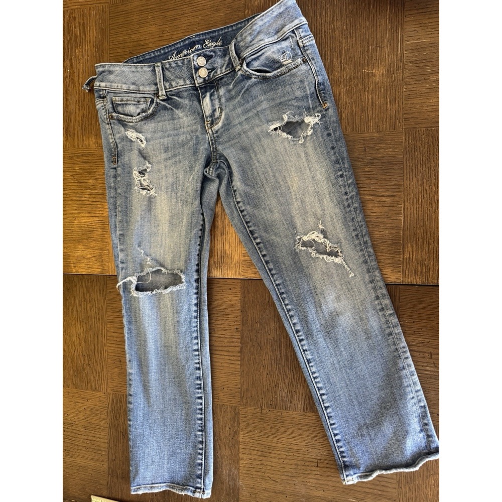 American Eagle Artist Women's Crop Jean Size 8 Distressed Ripped Belt Loop